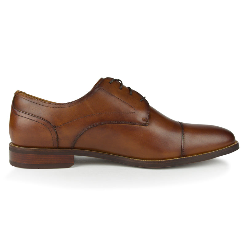 Florsheim Rucci Cap Toe Shoes (Color: cognac)