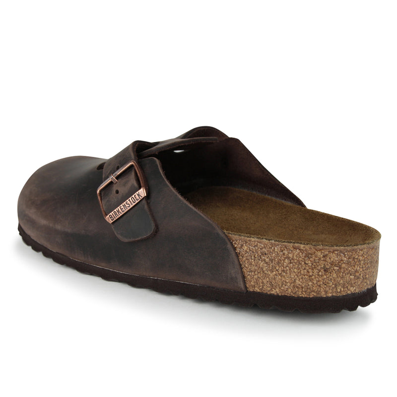 BIRKENSTOCK Boston clog in oiled leather with a contoured cork-latex footbed, featuring a unique patina and suede finish.